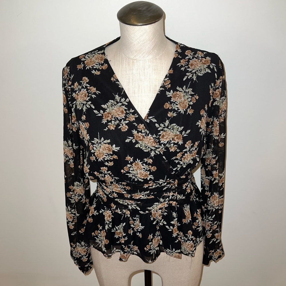 *Damaged* Magnolia Boutique Floral Blouse Size M